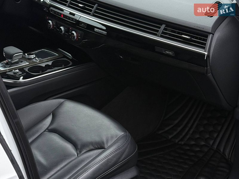 Внедорожник / Кроссовер Audi Q7 2015 в Киеве