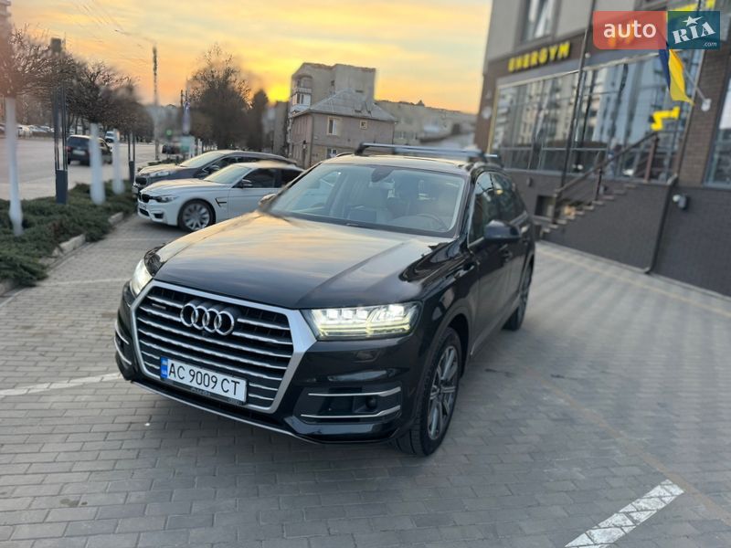 Позашляховик / Кросовер Audi Q7 2016 в Львові