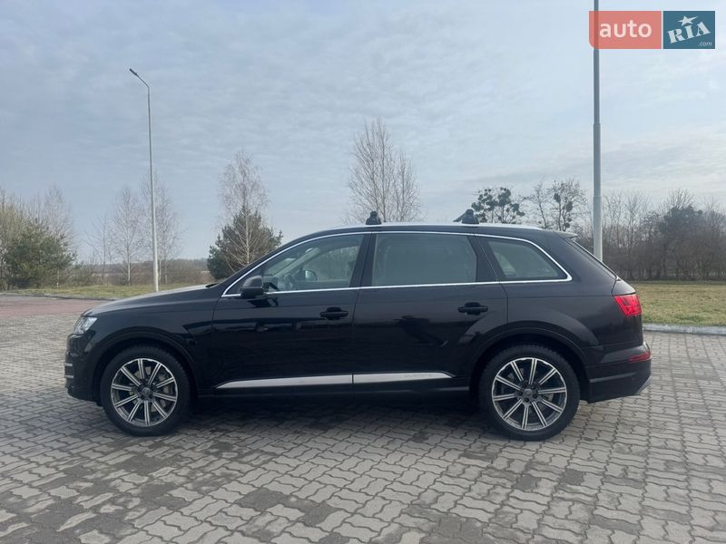 Позашляховик / Кросовер Audi Q7 2016 в Львові
