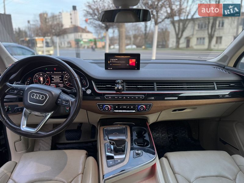 Позашляховик / Кросовер Audi Q7 2016 в Львові