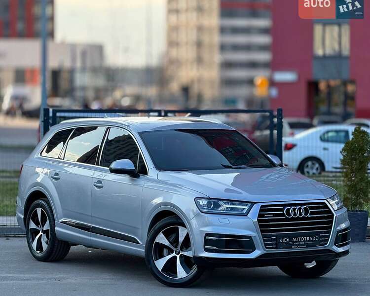 Внедорожник / Кроссовер Audi Q7 2018 в Киеве