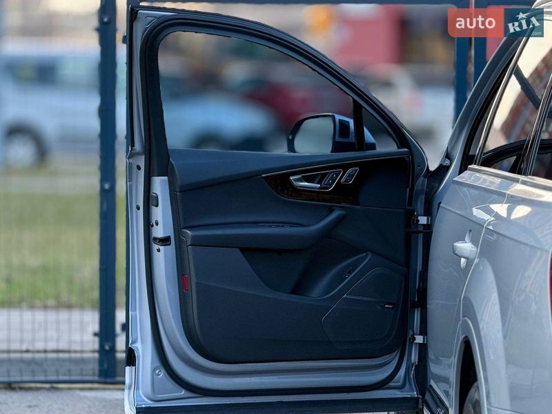 Внедорожник / Кроссовер Audi Q7 2018 в Киеве