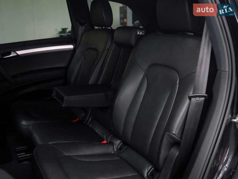 Внедорожник / Кроссовер Audi Q7 2015 в Киеве