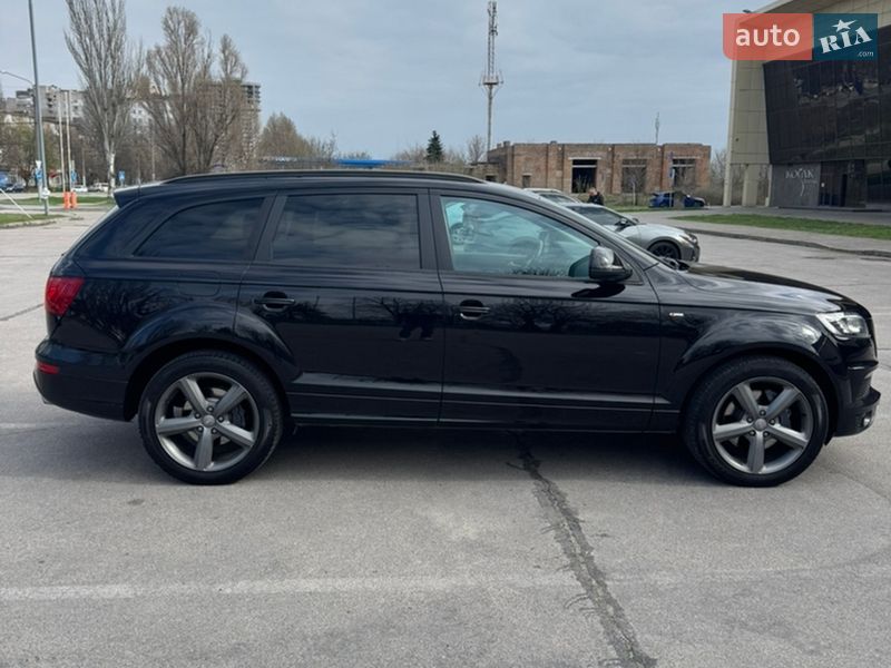 Позашляховик / Кросовер Audi Q7 2013 в Києві