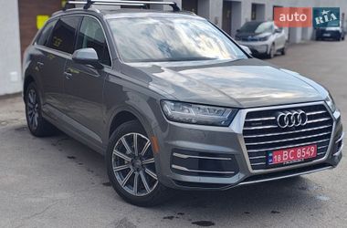 Позашляховик / Кросовер Audi Q7 2017 в Рівному
