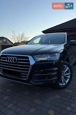 Позашляховик / Кросовер Audi Q7 2016 в Нововолинську