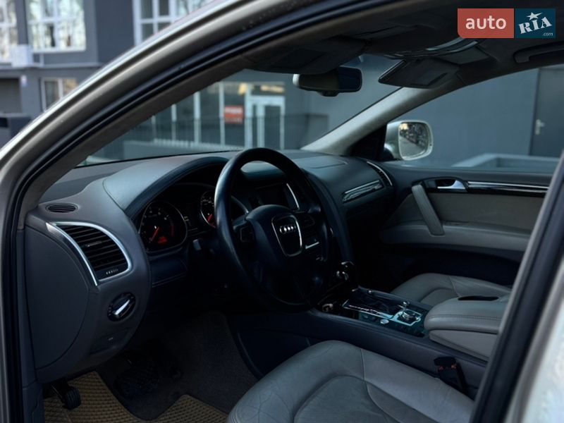Внедорожник / Кроссовер Audi Q7 2010 в Чернигове