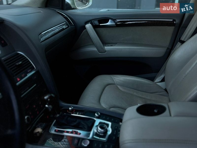 Внедорожник / Кроссовер Audi Q7 2010 в Чернигове