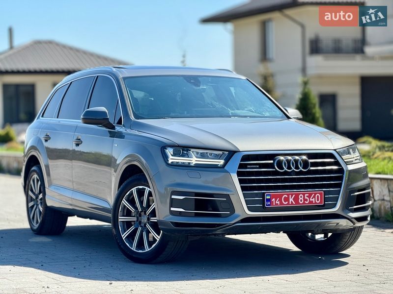 Внедорожник / Кроссовер Audi Q7 2017 в Хусте