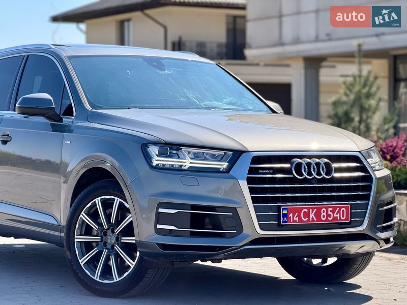 Внедорожник / Кроссовер Audi Q7 2017 в Хусте