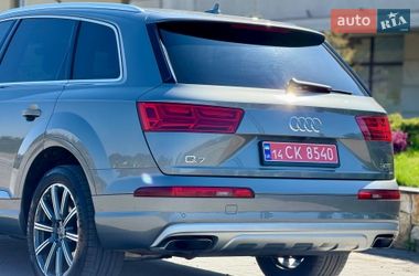 Внедорожник / Кроссовер Audi Q7 2017 в Хусте
