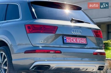 Внедорожник / Кроссовер Audi Q7 2017 в Хусте