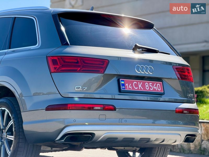 Внедорожник / Кроссовер Audi Q7 2017 в Хусте