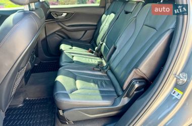 Внедорожник / Кроссовер Audi Q7 2017 в Хусте