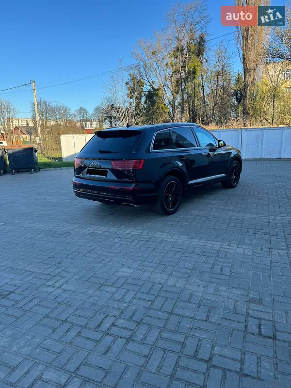 Внедорожник / Кроссовер Audi Q7 2016 в Житомире