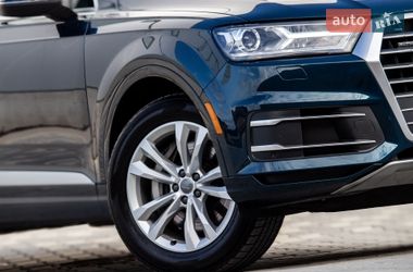 Позашляховик / Кросовер Audi Q7 2017 в Львові
