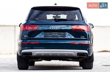 Позашляховик / Кросовер Audi Q7 2017 в Львові