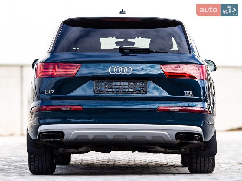 Позашляховик / Кросовер Audi Q7 2017 в Львові