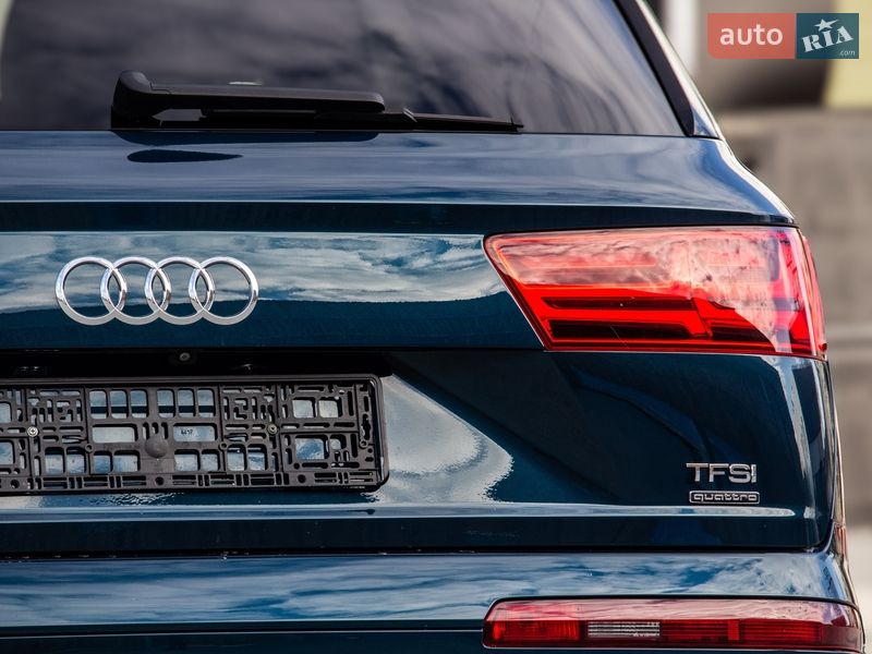 Позашляховик / Кросовер Audi Q7 2017 в Львові