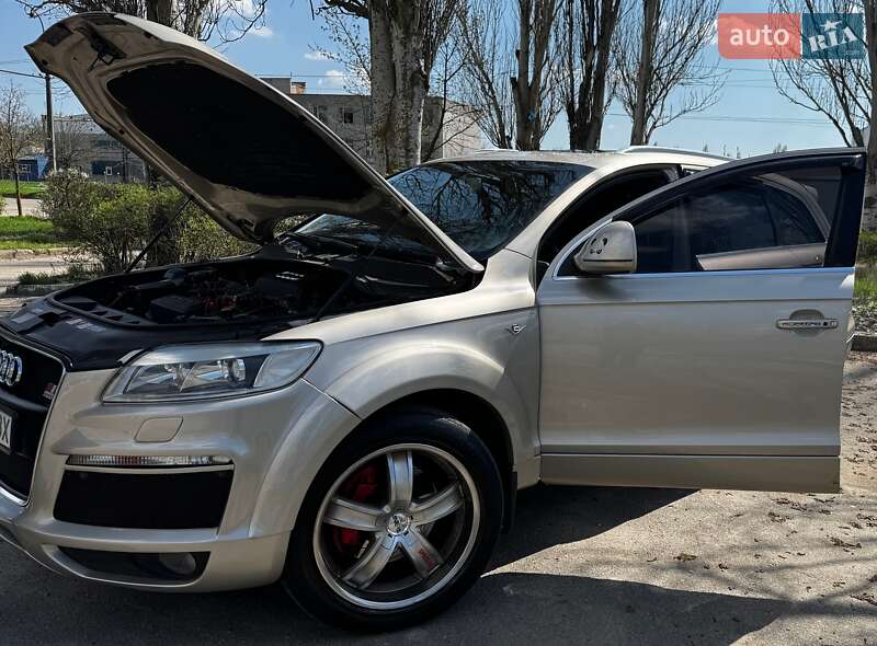 Внедорожник / Кроссовер Audi Q7 2006 в Херсоне
