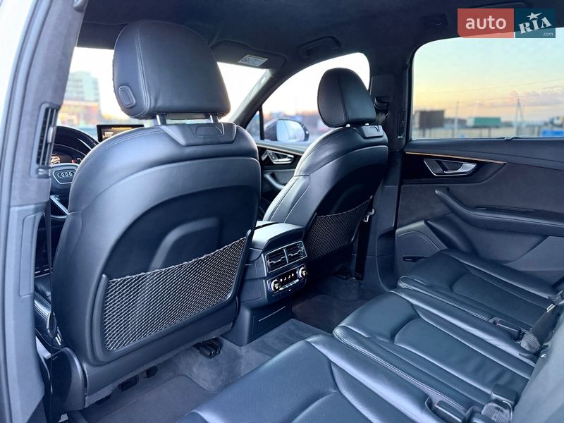 Позашляховик / Кросовер Audi Q7 2016 в Тернополі