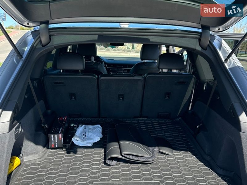 Внедорожник / Кроссовер Audi Q7 2016 в Киеве
