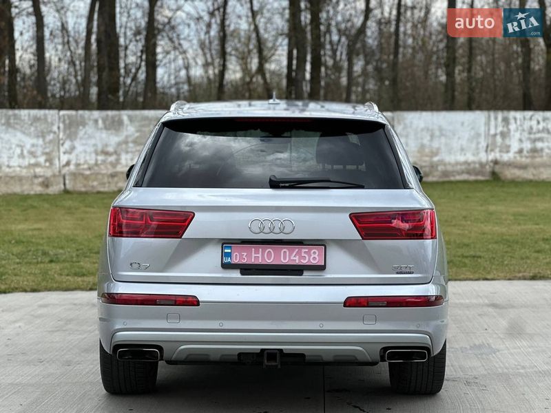 Позашляховик / Кросовер Audi Q7 2018 в Луцьку
