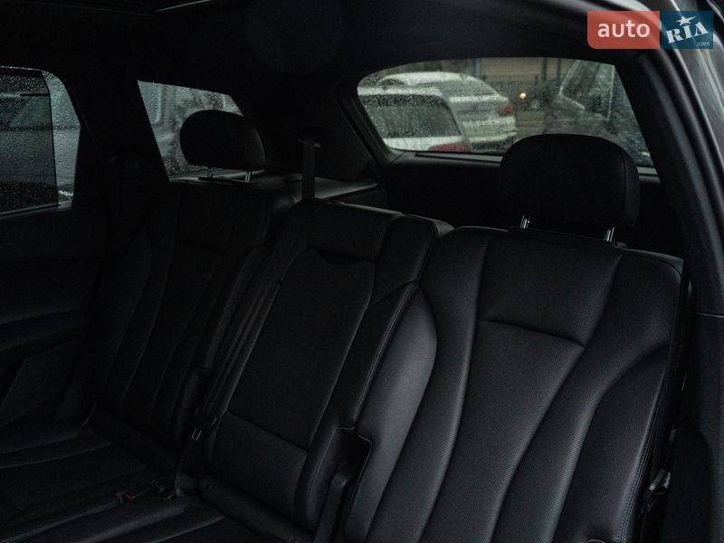 Внедорожник / Кроссовер Audi Q7 2017 в Черновцах