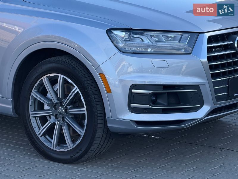 Внедорожник / Кроссовер Audi Q7 2017 в Мукачево