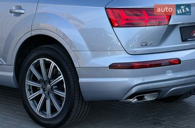 Внедорожник / Кроссовер Audi Q7 2017 в Мукачево