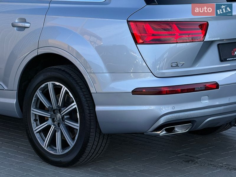 Внедорожник / Кроссовер Audi Q7 2017 в Мукачево