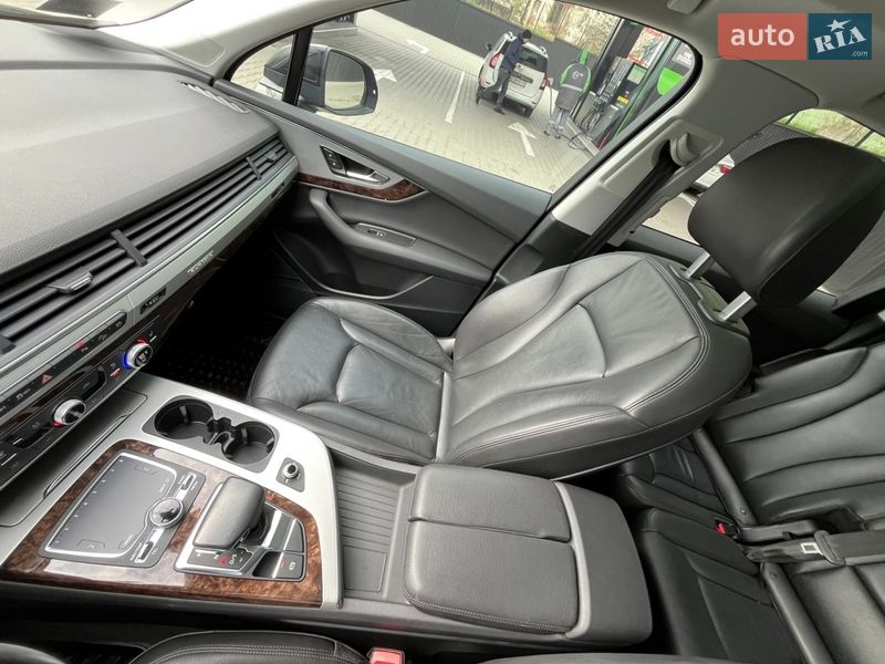 Позашляховик / Кросовер Audi Q7 2017 в Львові