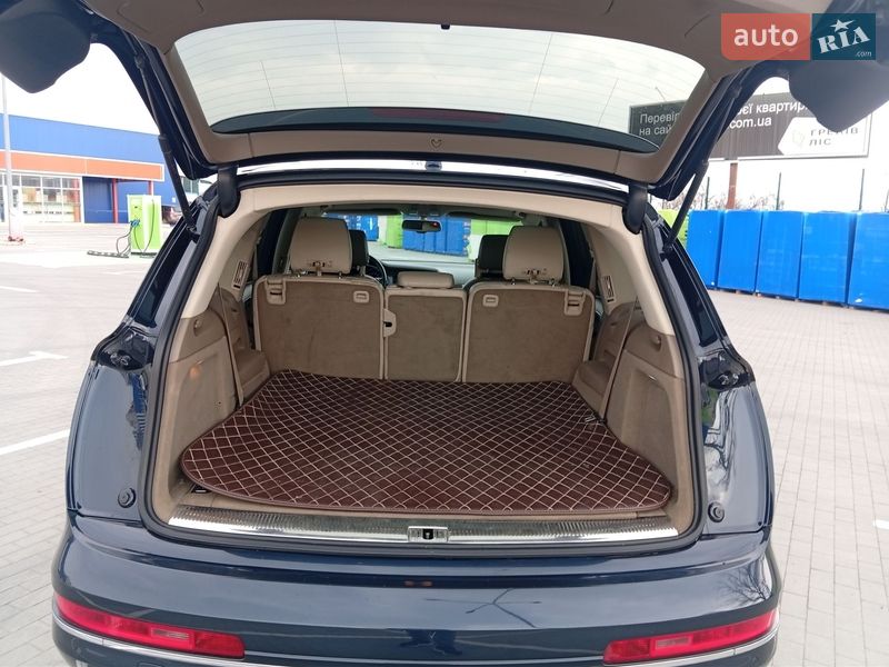 Позашляховик / Кросовер Audi Q7 2012 в Умані