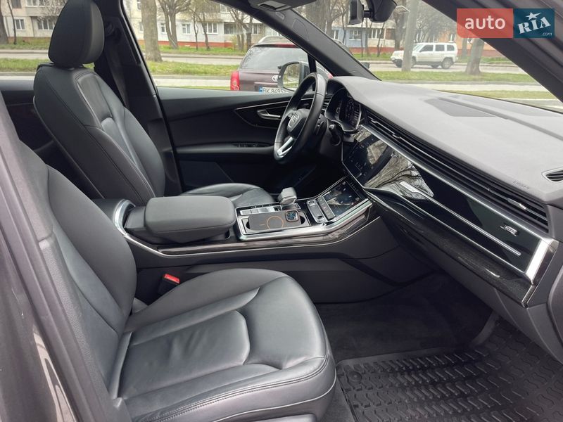 Внедорожник / Кроссовер Audi Q7 2021 в Ровно