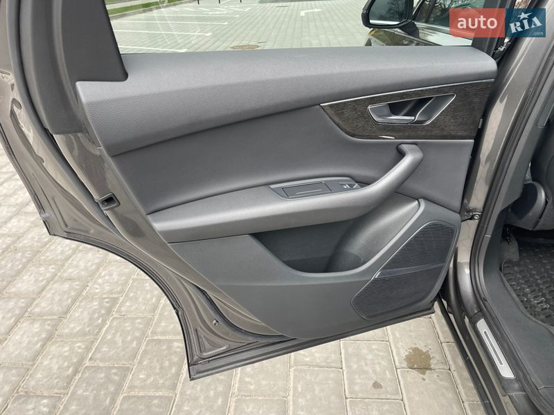 Внедорожник / Кроссовер Audi Q7 2021 в Ровно