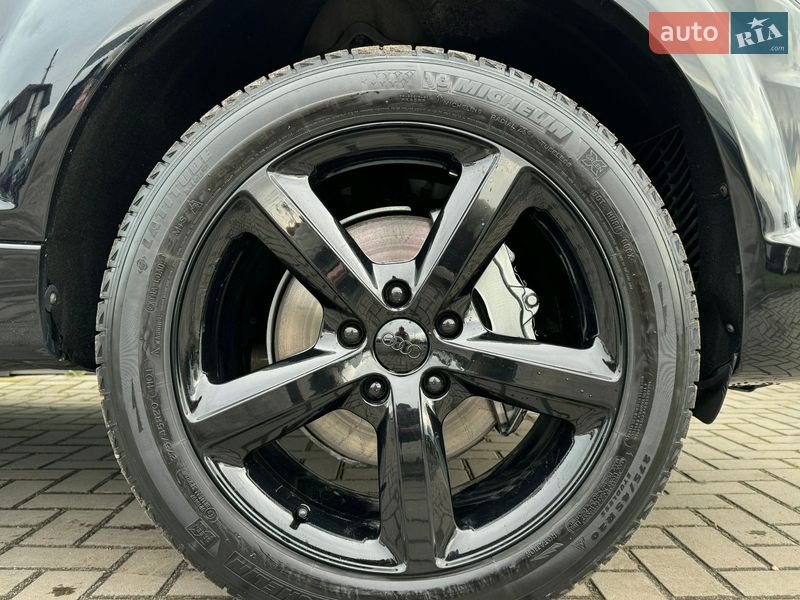 Внедорожник / Кроссовер Audi Q7 2014 в Хороле