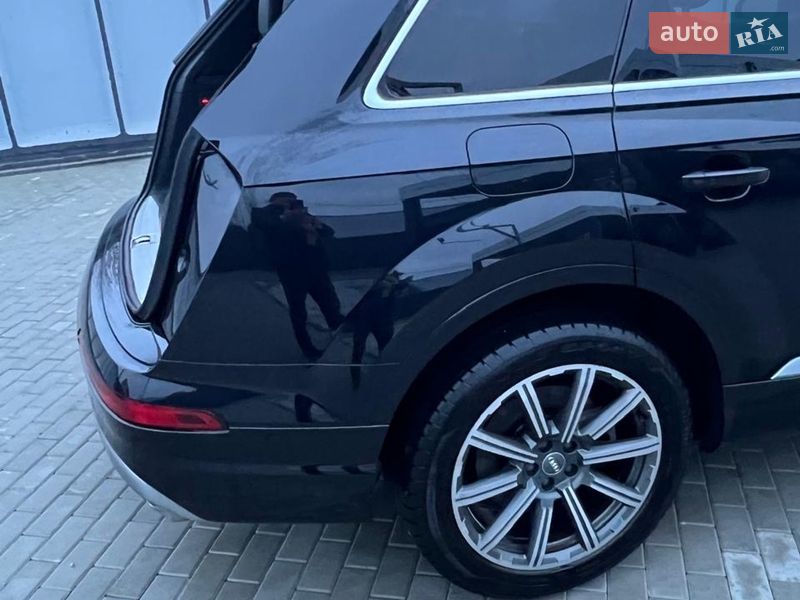 Позашляховик / Кросовер Audi Q7 2016 в Хусті