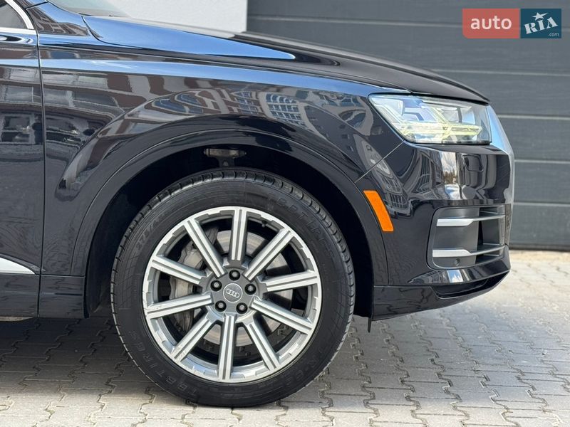 Внедорожник / Кроссовер Audi Q7 2017 в Тернополе