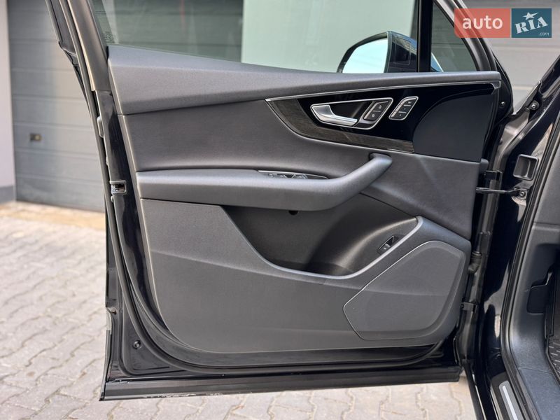 Внедорожник / Кроссовер Audi Q7 2017 в Тернополе