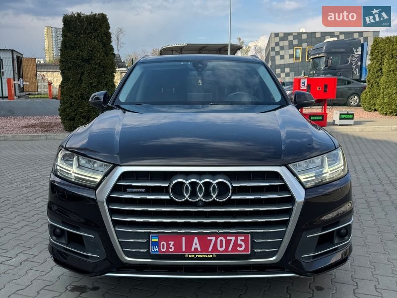 Позашляховик / Кросовер Audi Q7 2018 в Києві