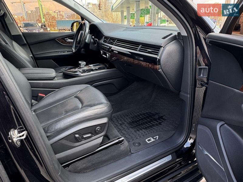 Позашляховик / Кросовер Audi Q7 2018 в Києві