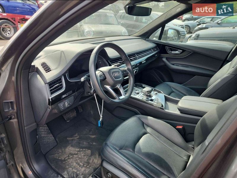 Позашляховик / Кросовер Audi Q7 2018 в Києві фото 39 Позашляховик / Кросовер Audi Q7 2018 в Києві