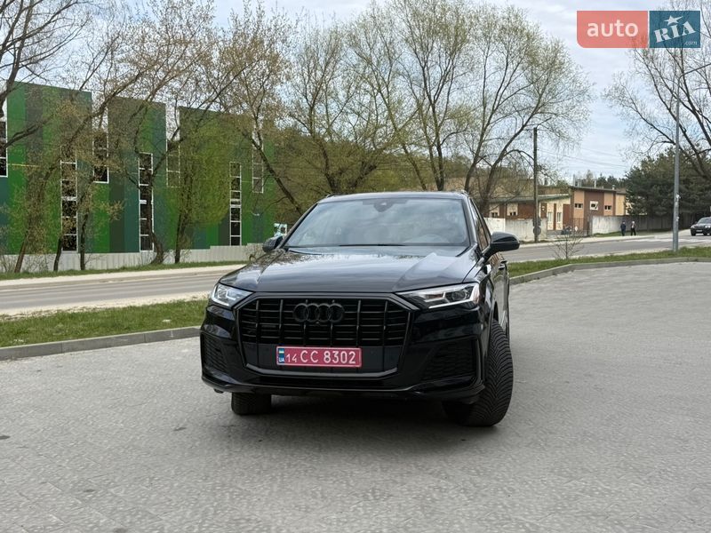 Внедорожник / Кроссовер Audi Q7 2020 в Новояворовске