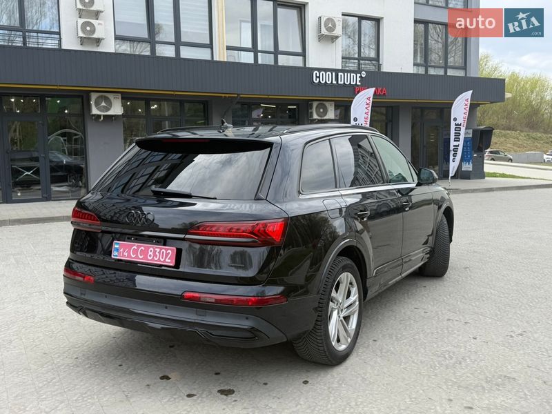 Внедорожник / Кроссовер Audi Q7 2020 в Новояворовске