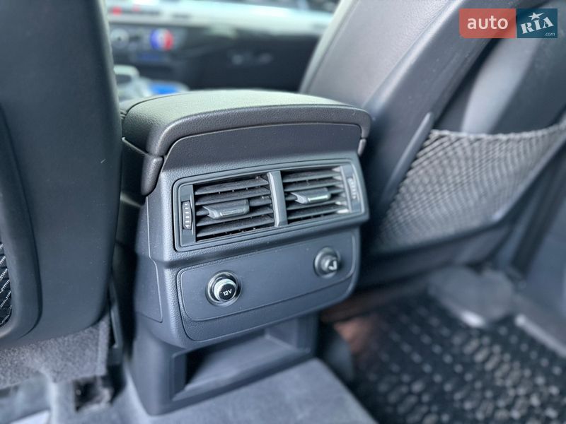 Позашляховик / Кросовер Audi Q7 2016 в Сарнах