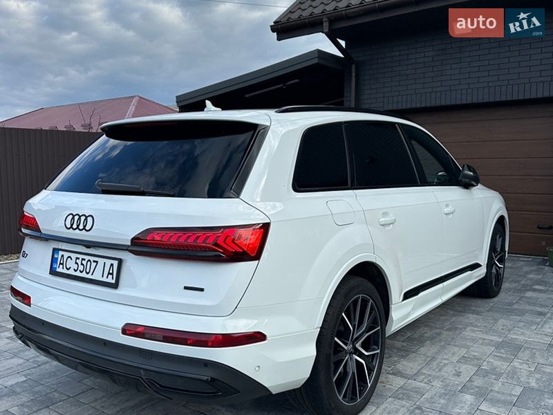 Позашляховик / Кросовер Audi Q7 2019 в Луцьку