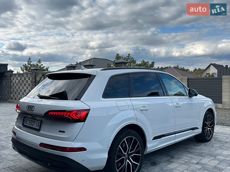 Позашляховик / Кросовер Audi Q7 2019 в Луцьку