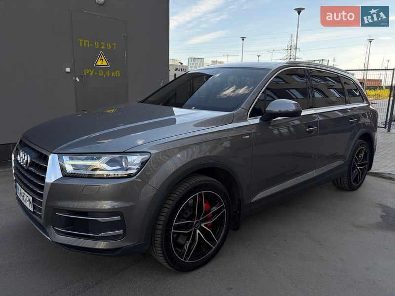 Внедорожник / Кроссовер Audi Q7 2016 в Киеве
