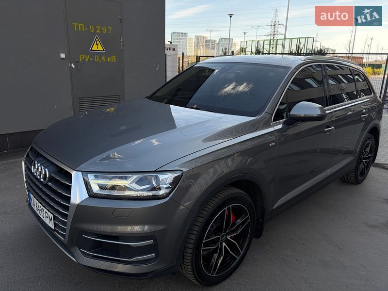 Внедорожник / Кроссовер Audi Q7 2016 в Киеве