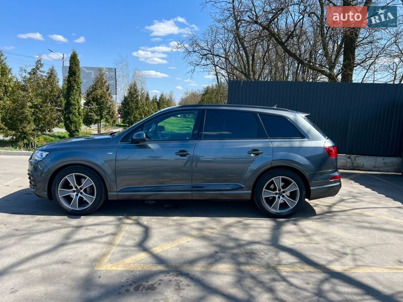 Внедорожник / Кроссовер Audi Q7 2016 в Умани